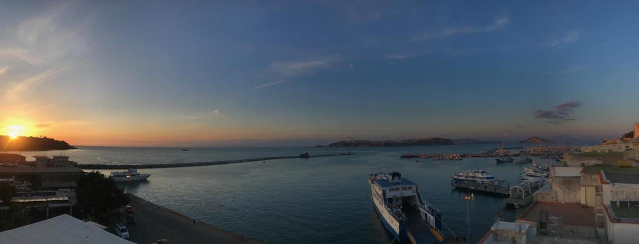 Vento Di Mare Acomodação com café da manhã Procida Exterior foto